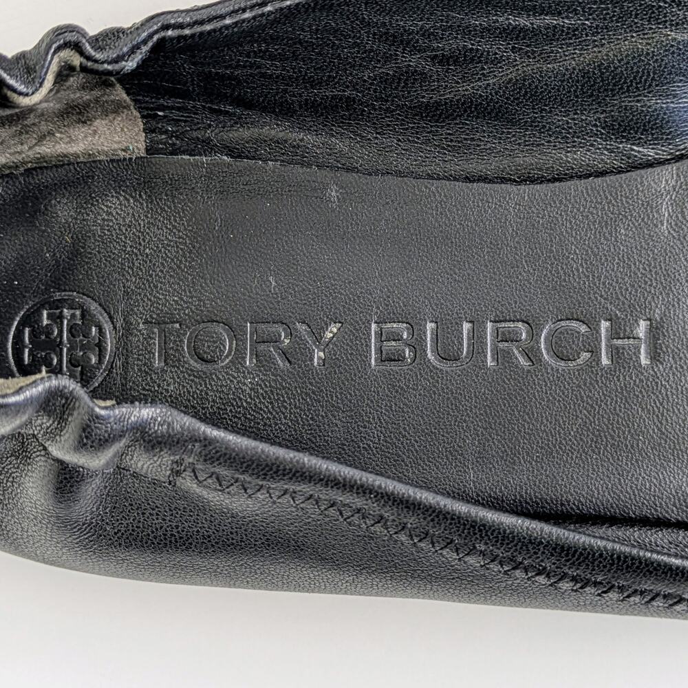 Tory Burch Minnie Travel Flats 8 Black Leather Gold Logo Ballet Designer GUC - Picture 2 of 14